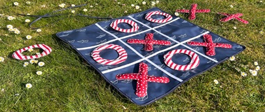 Red, blue and white outdoors travel tic-tac-toe set