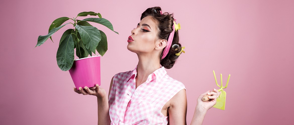 Features-vintage-look-woman-main