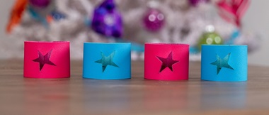 4 napkin rings on table