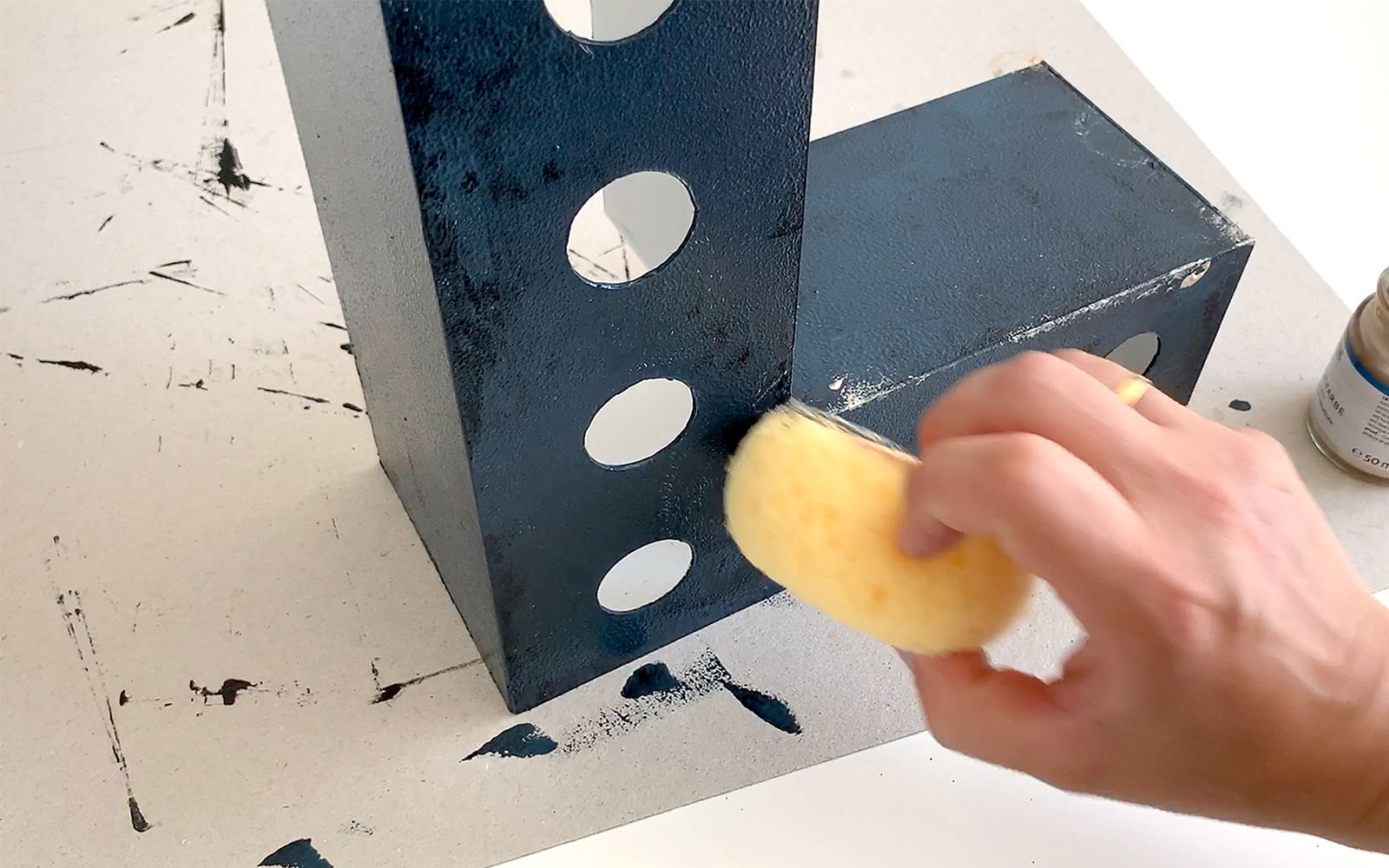 bordi di pittura a mano di bianco 3D a forma di lettera di polistirolo bronzo