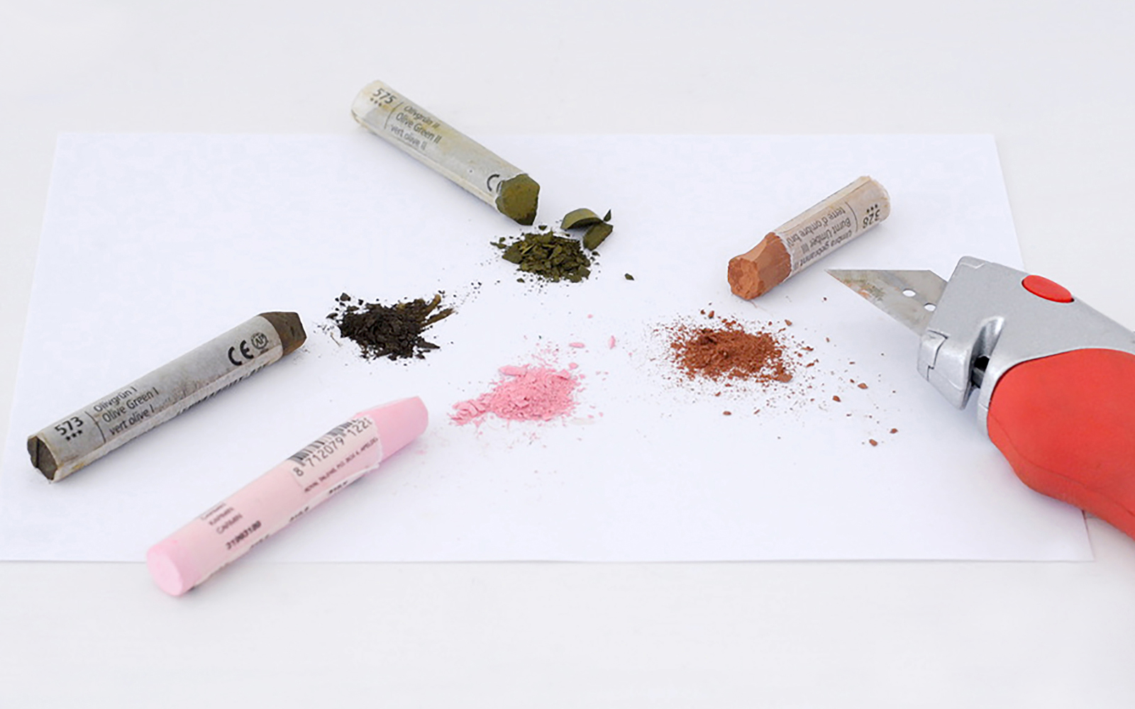 Wax crayons pulverized with carpet knife