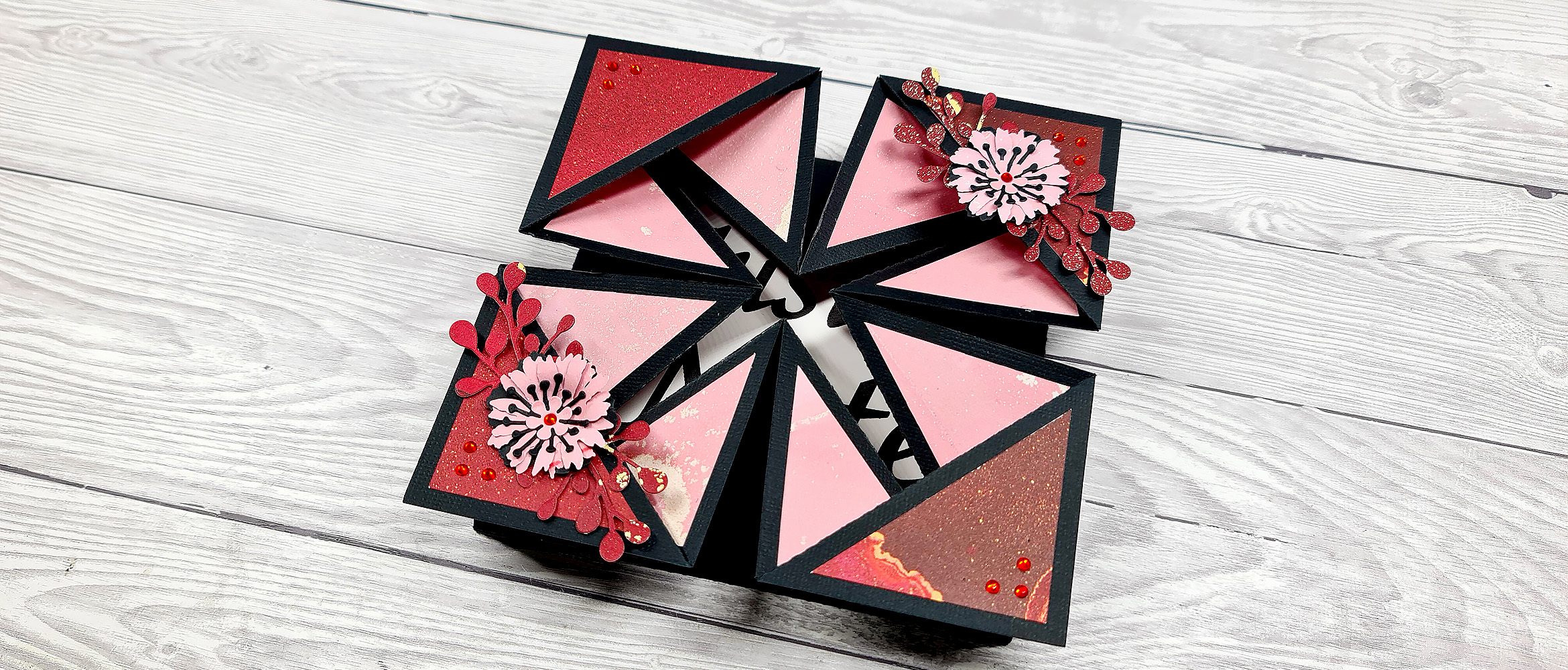 Closed napkin fold card