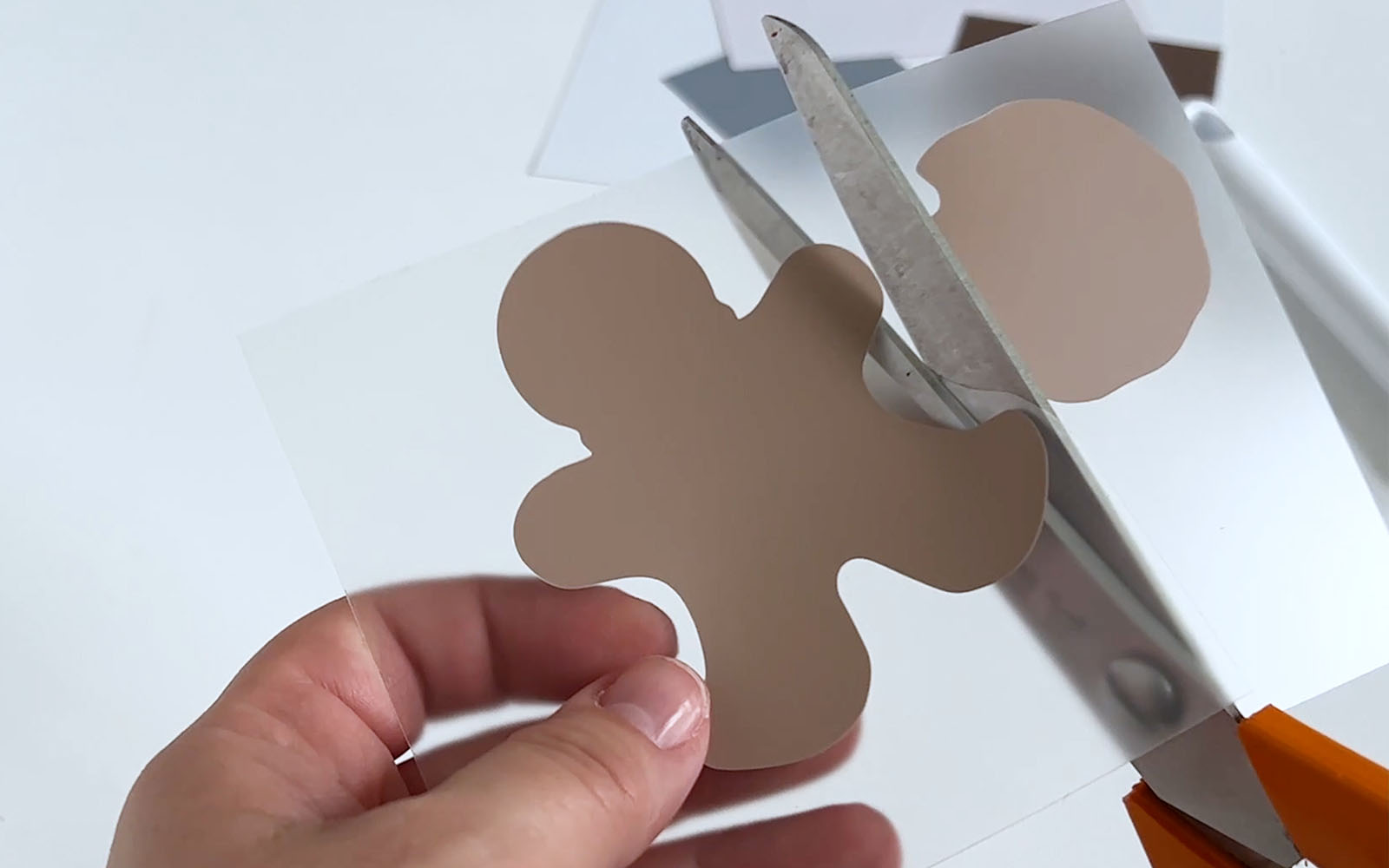 Cutting different elements of vinyl design