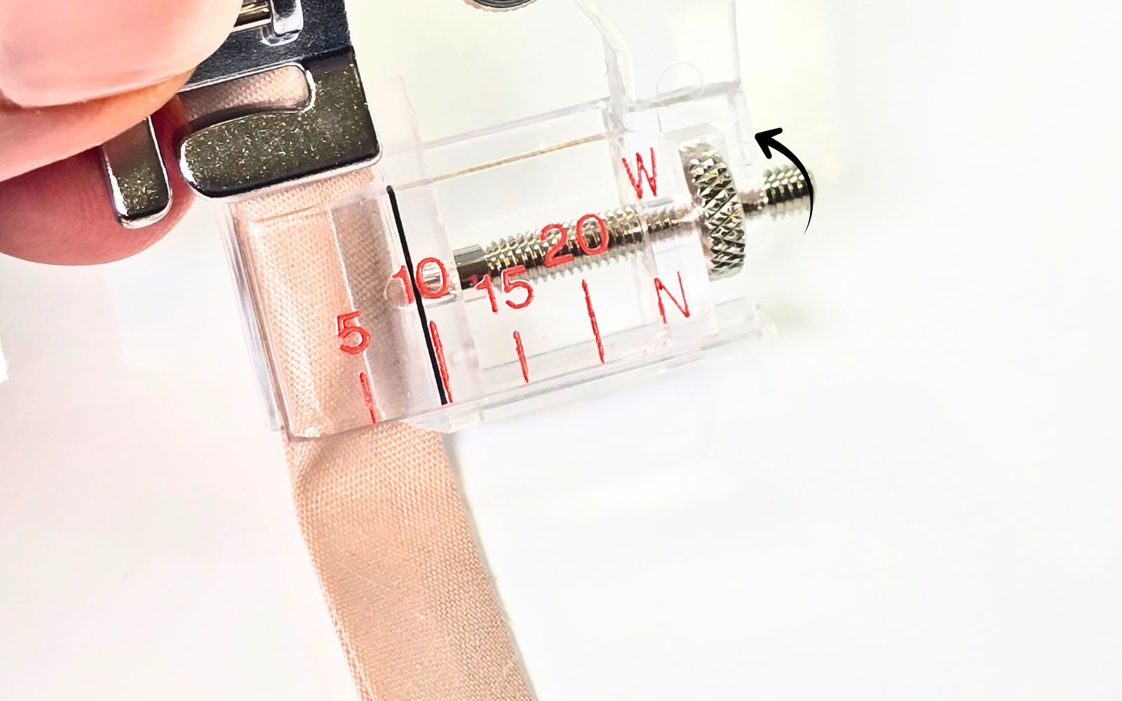 Beige binding tape in Brother Adjustable Binder Foot