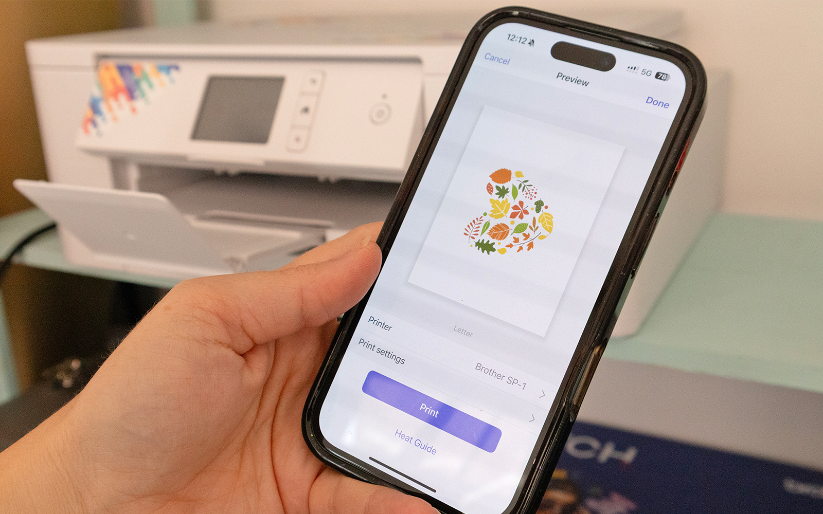 Artspira motif de sublimation feuille cœur sur écran de téléphone.