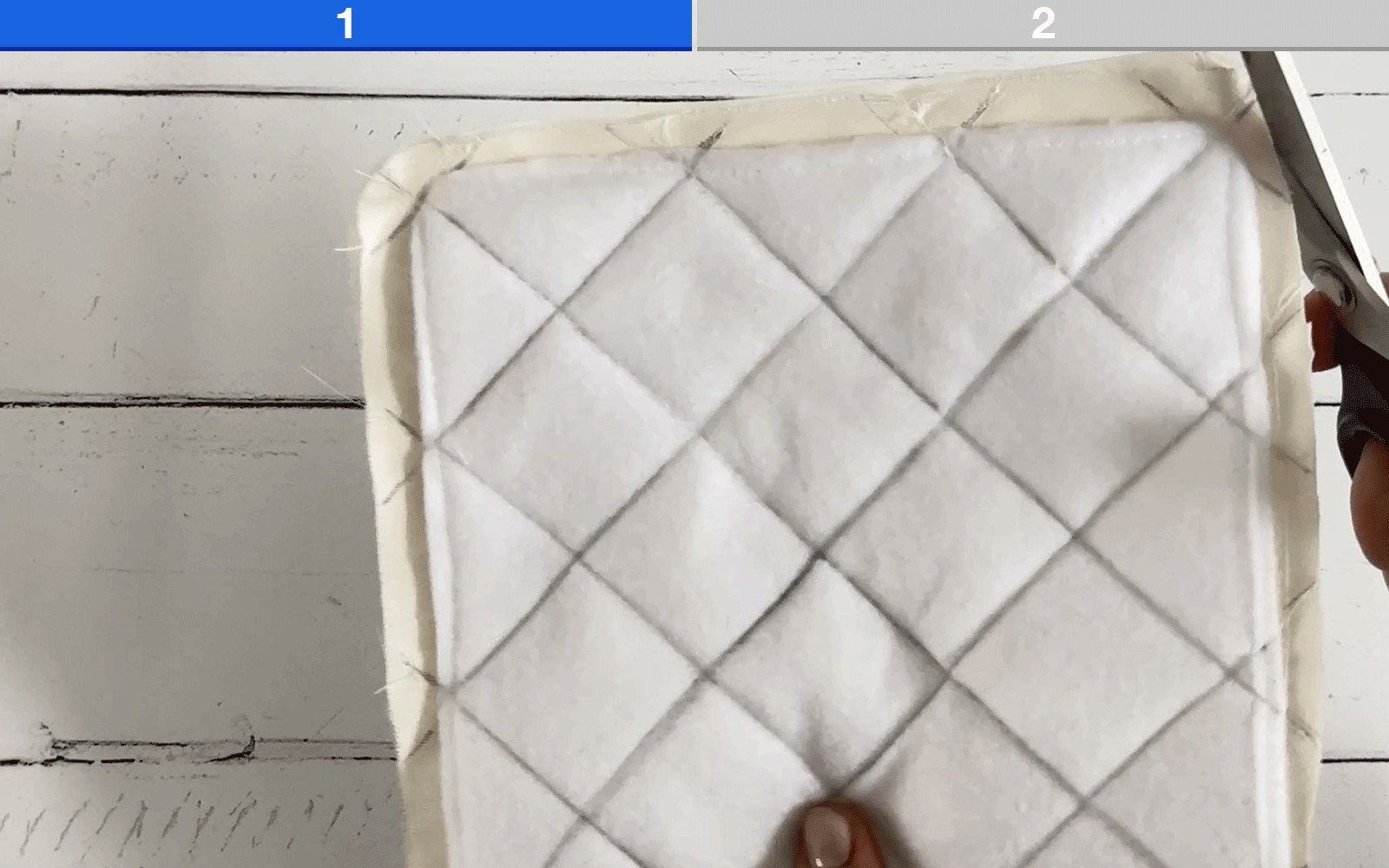 Trimming potholder	 