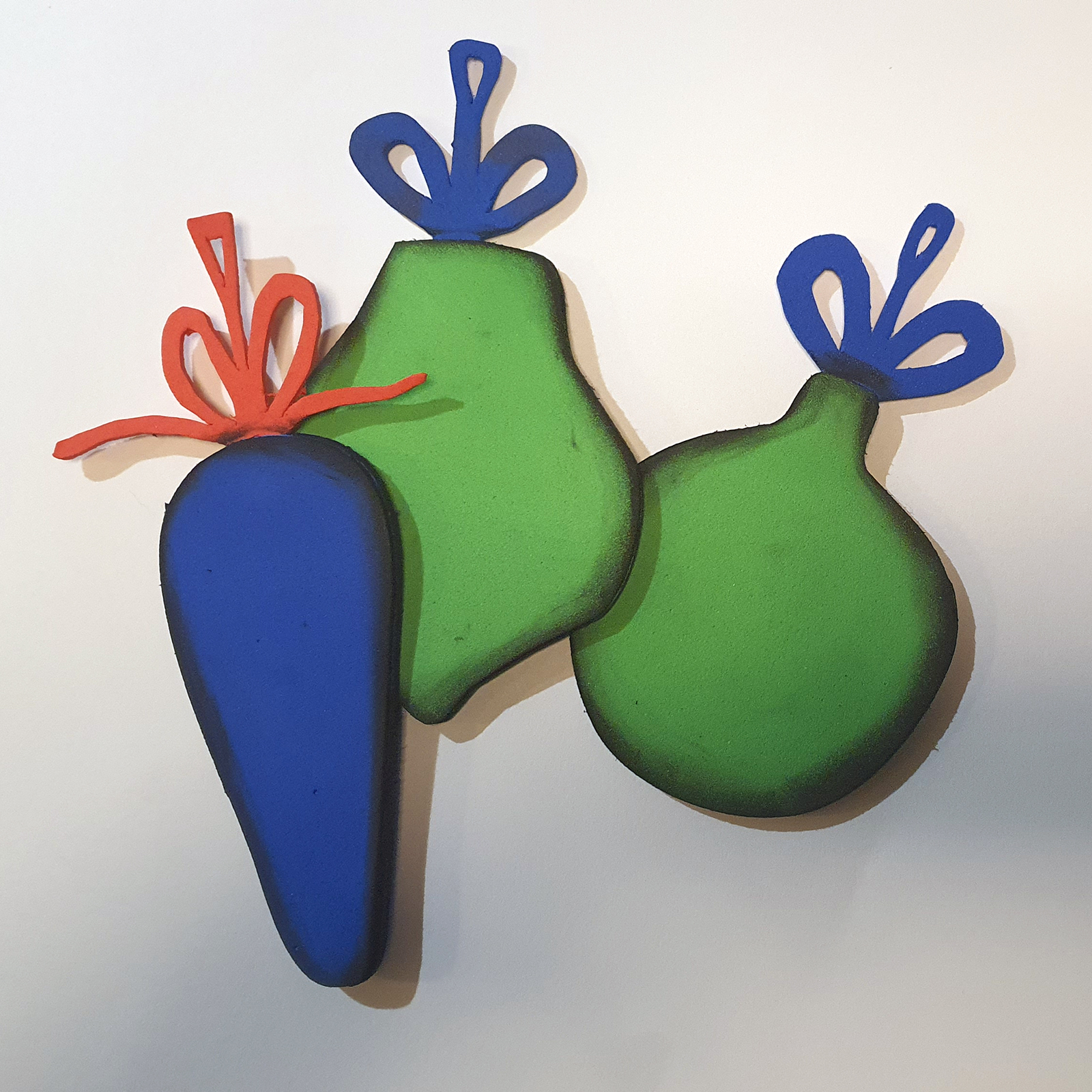 Foam baubles in green and blue