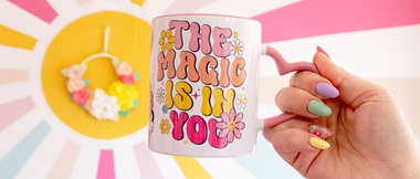 Bunte Tasse mit dem Brother SP1 sublimiert