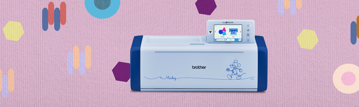Brother ScanNCut SDX2250D sur fond lilas