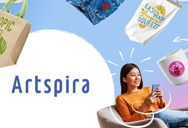 Lady with mobile phone and Artspira projects