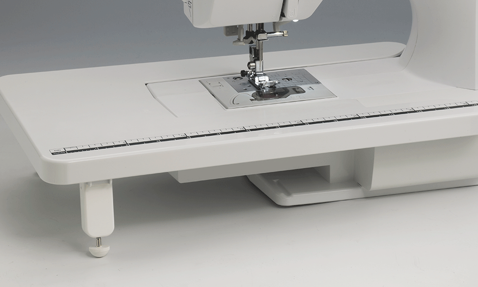 Широкий стол WT7