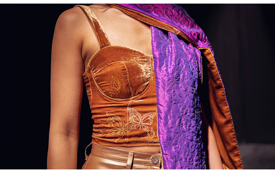 Innov-is F580 Machine à coudre, à quilter et à broder 8