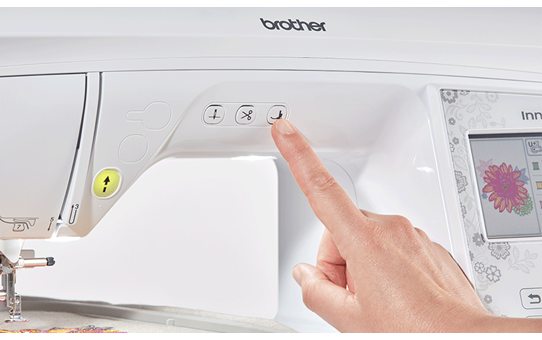 Innov-is NV880E borduurmachine 7