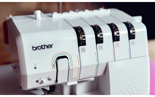 Airflow 3000 Overlock-Maschine mit elektronischem Lufteinfädler  6