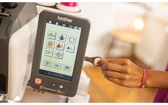 PR1 single needle embroidery machine  8