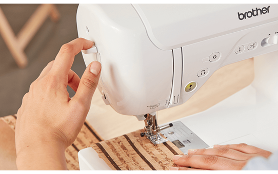 Innov-is F400 Nähmaschine 5