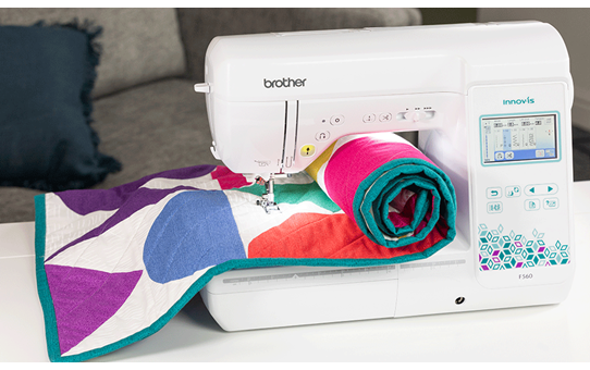 Innov-is F560 sewing machine 4