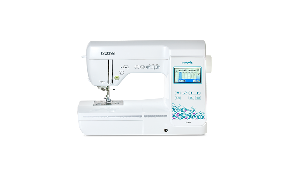 Machine à coudre Brother Innov-is F560 sur fond blanc