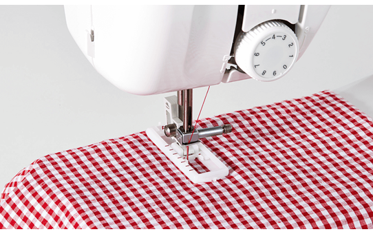 KD144S Little Angel Naaimachine 2