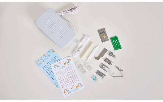 KD40s Little Angel (Petit Ange) machine à coudre électronique 2