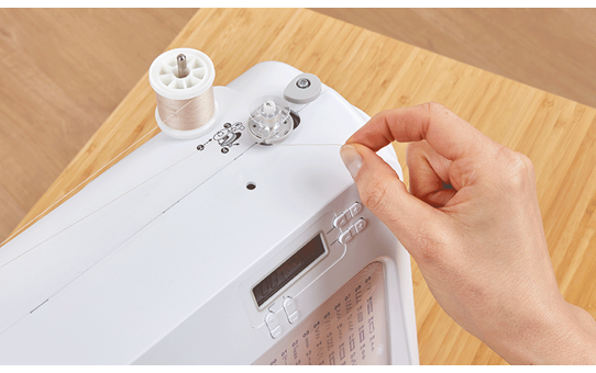 KD40s Little Angel (Petit Ange) machine à coudre électronique 3