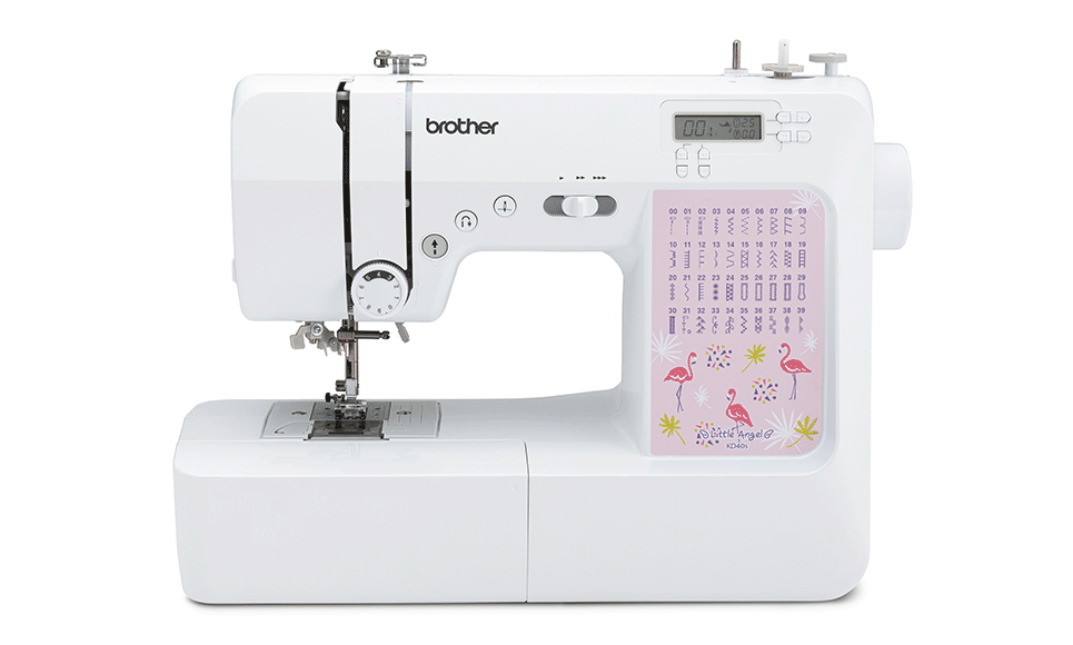 Vista frontale della macchina da cucire Brother KD40s su sfondo bianco