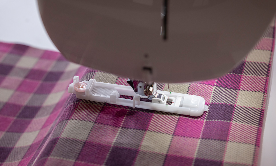 Machine à coudre Inventio NV1350 5