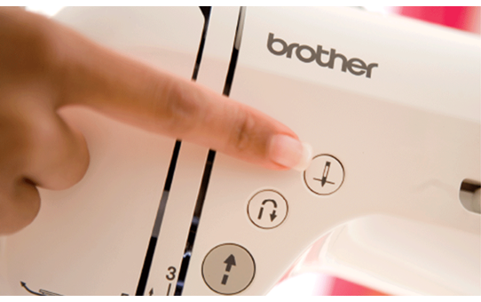 Innov-is 20 LE  компьютеризованная швейная машина  3